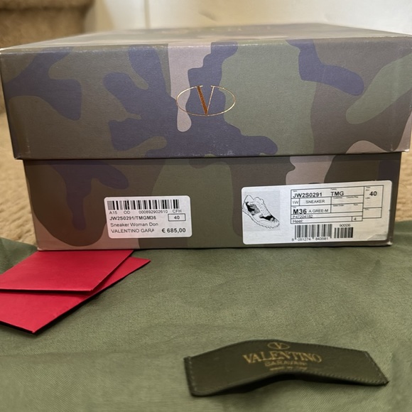 Consigned!!SALE PRICE!! Today only!! Authentic Valentino Garavani Sneakers - Picture 8 of 8